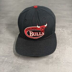 Vintage Chicago Bulls Hat New Era Cap Black 6 7/8 USA Made Low Profile‎ Trucker